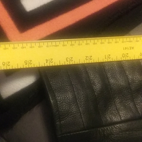 100% Leather Motorcycle Jacket - Picture 10 of 12